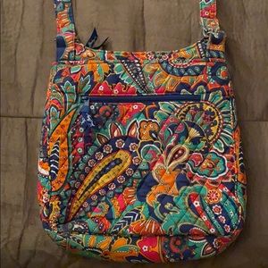 Vera Bradley cross over bag. Adjustable strap.